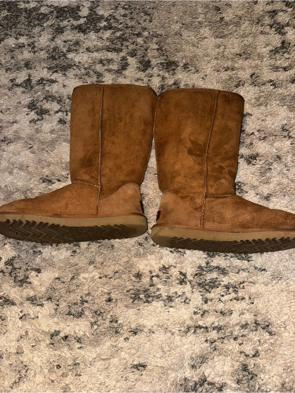Women’s size 9 UGG boots - Picture 3 of 6